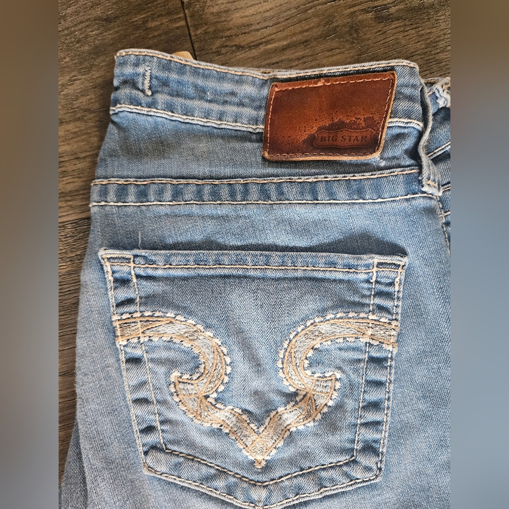Womens Big Star low rise "Rikki" cropped jeans. 28x27